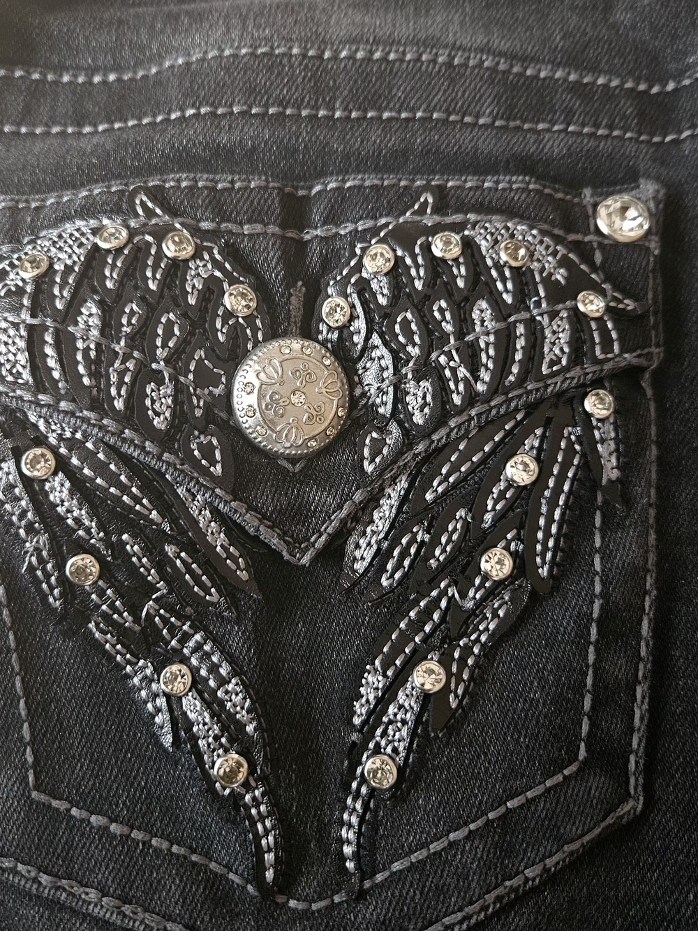 ​Fire & Rain Y2K Black Flare Jeans Angel Wing Rhinestone Pockets Size 11 - Picture 8 of 16